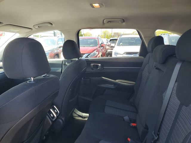 Used 2021 Kia Sorento LX AWD/4WD image 9