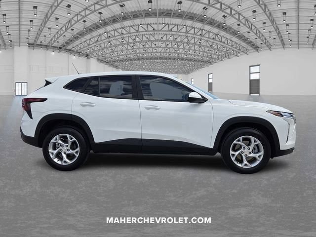 Used 2024 Chevrolet Trax LS w/ LS Convenience Package image 8