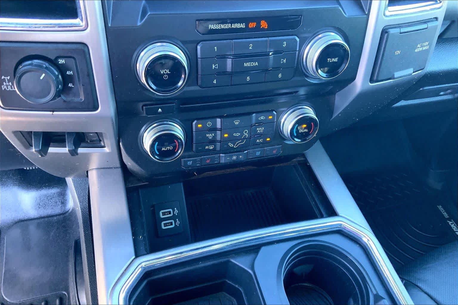 Used 2017 Ford F250 Platinum w/ Platinum Ultimate Package AWD/4WD image 35