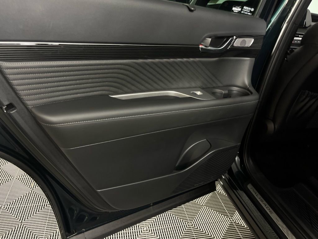 Used 2025 Hyundai Palisade Calligraphy image 29