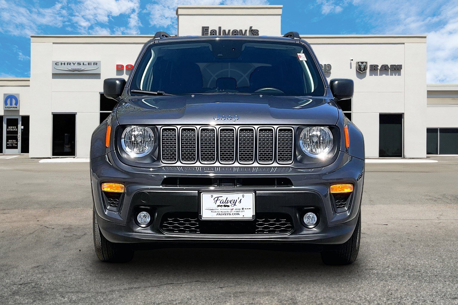 Used 2023 Jeep Renegade Latitude w/ Premium Group AWD/4WD image 3