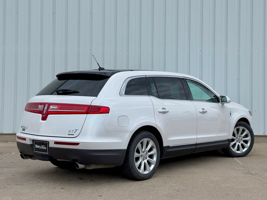 Used 2016 Lincoln MKT AWD w/ Equipment Group 201A image 6