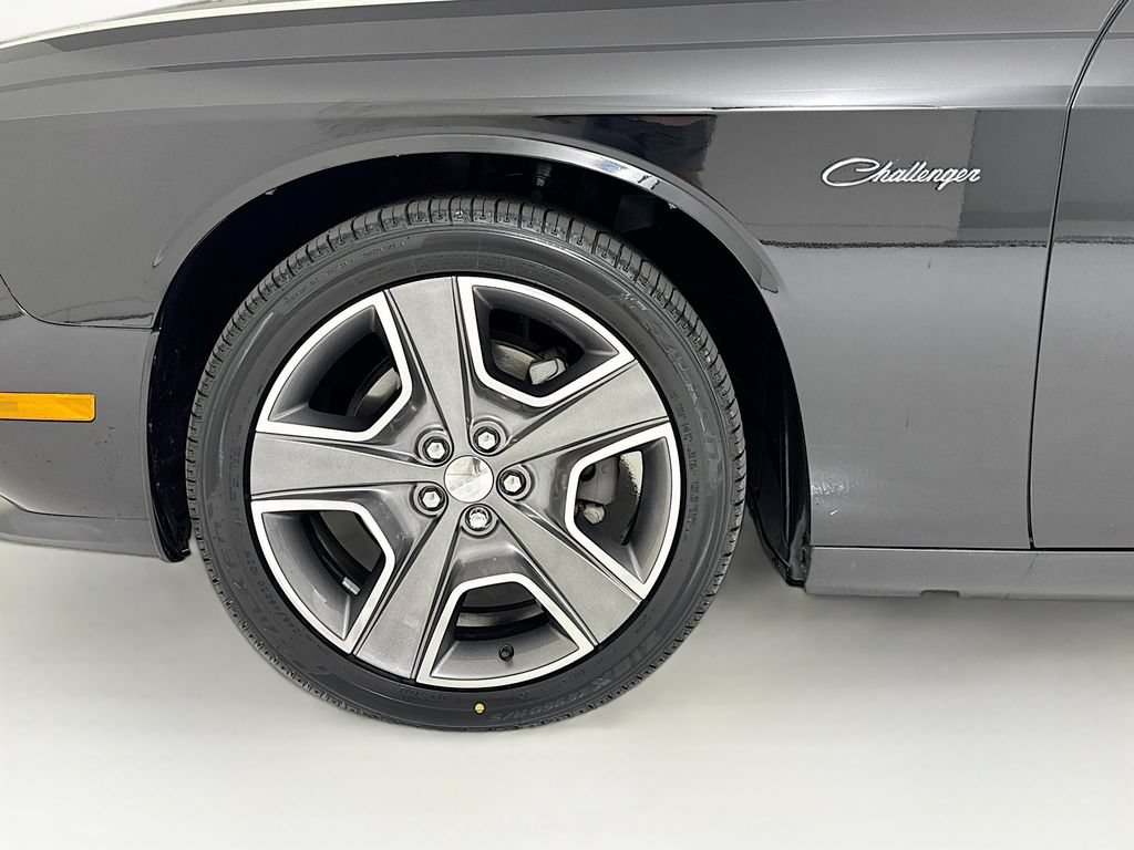 Used 2012 Dodge Challenger R/T RWD image 26