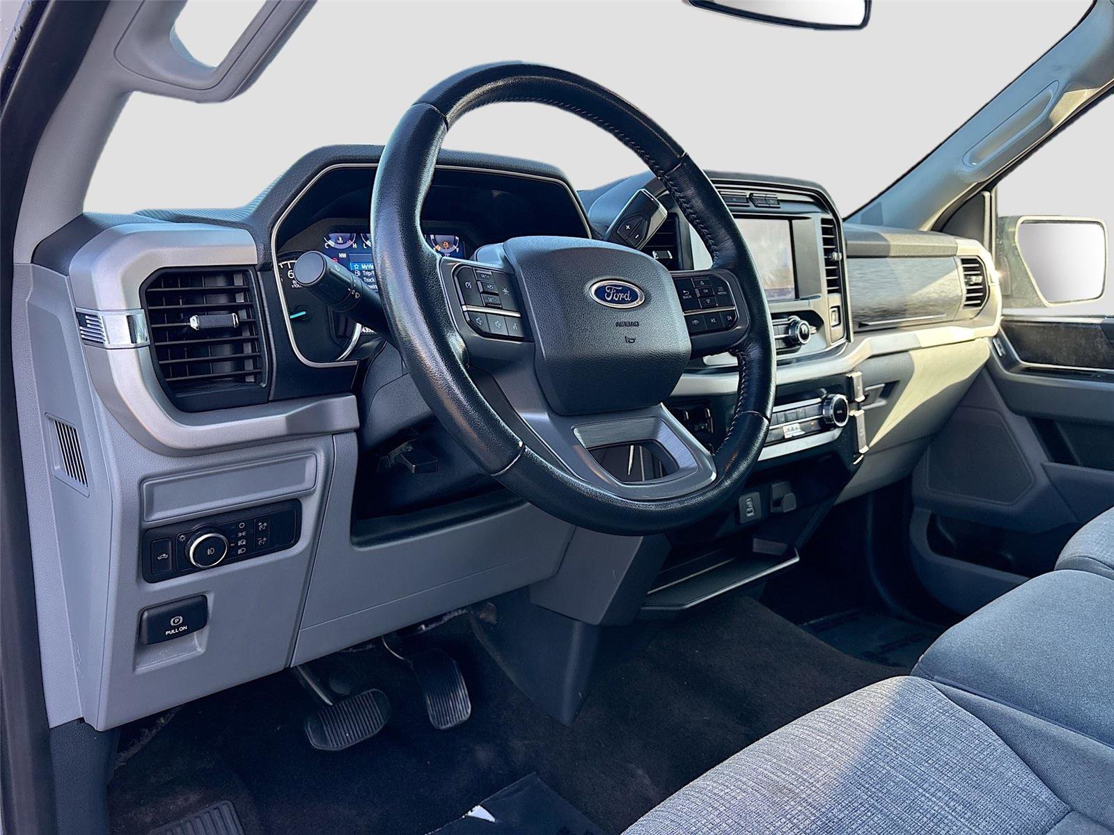 Used 2022 Ford F150 XLT w/ Equipment Group 301A Mid image 9