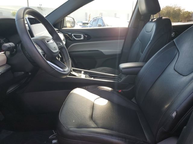 Used 2023 Jeep Compass Limited image 16