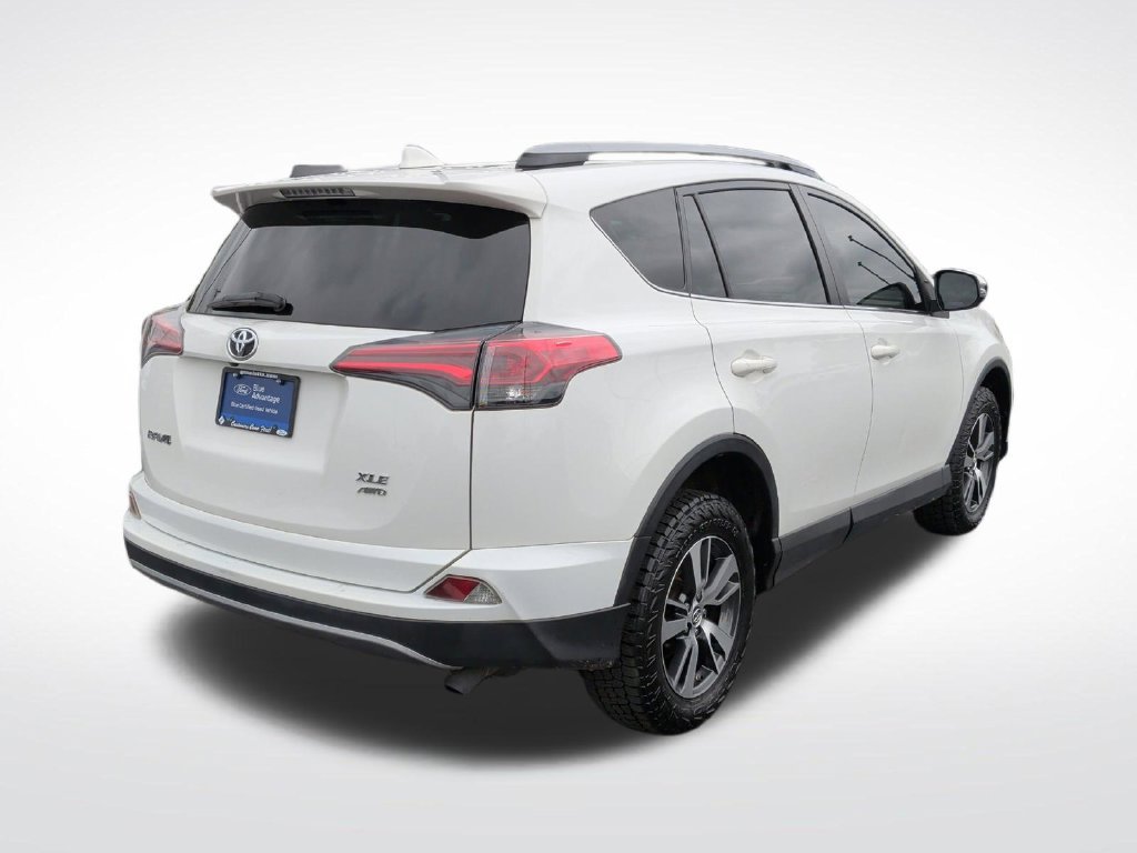 Used 2018 Toyota RAV4 XLE w/ Plus Extra Value Package AWD/4WD image 7