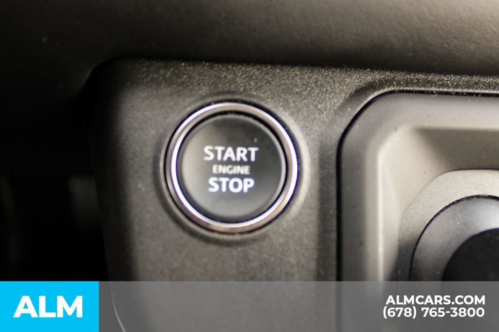 Used 2024 Land Rover Defender 110 X-Dynamic SE image 30