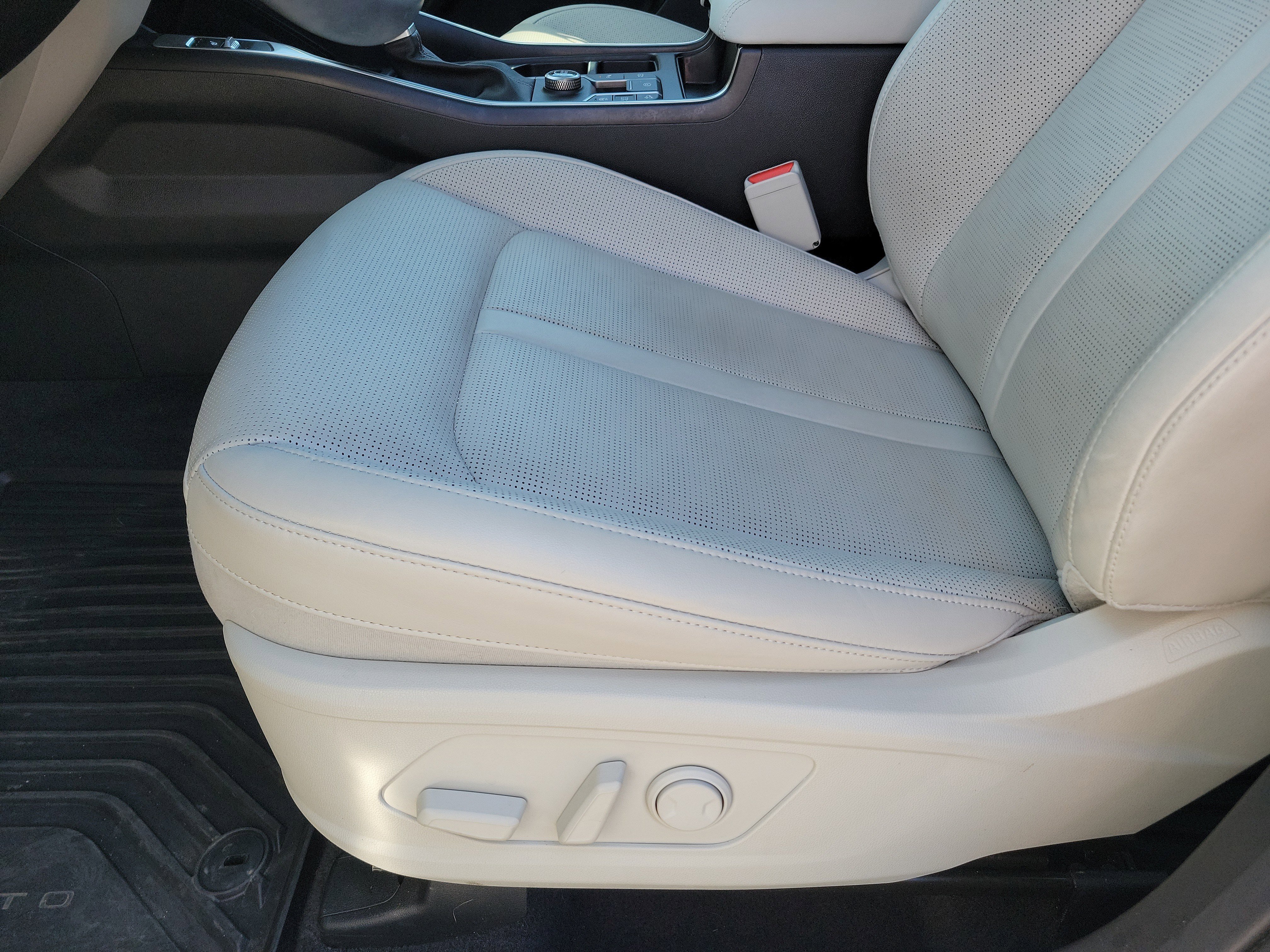 Used 2025 Kia Sorento S w/ Panoramic Sunroof Package image 5