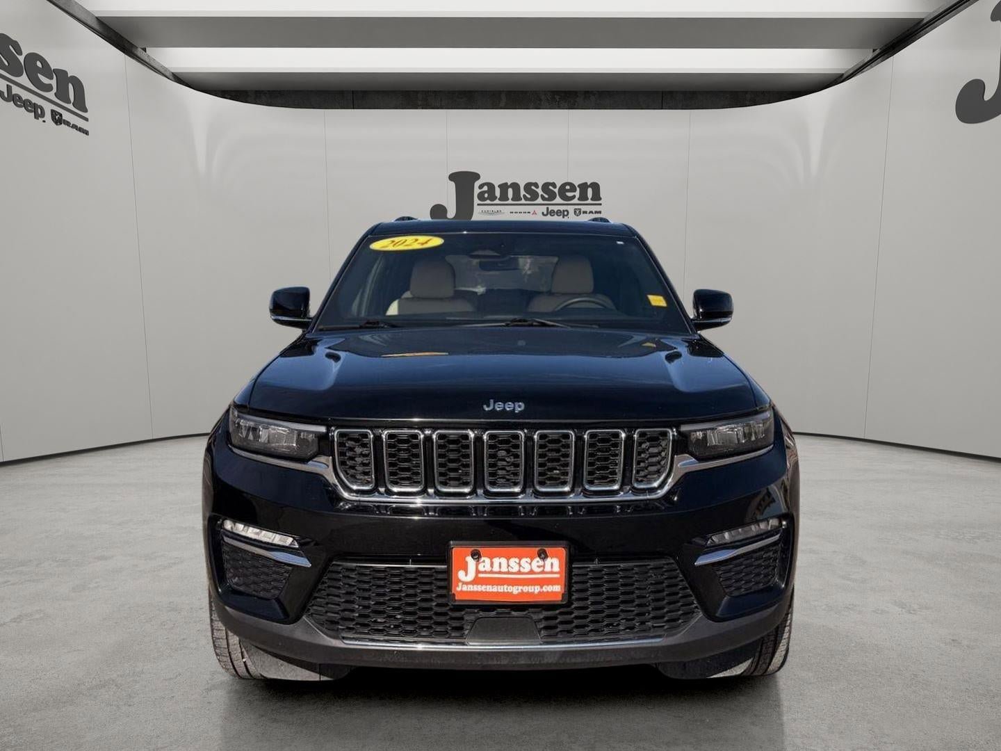 Used 2024 Jeep Grand Cherokee Limited 4xe AWD/4WD image 3