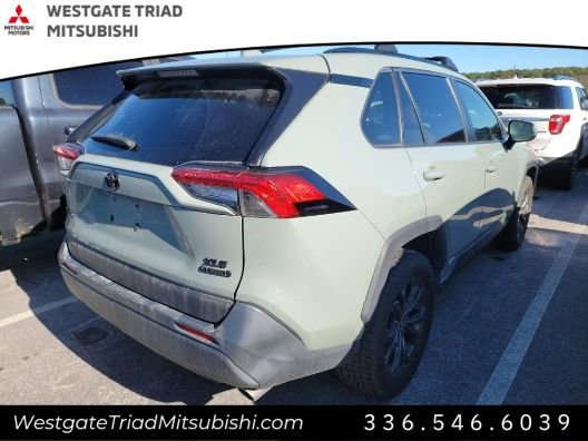 Used 2022 Toyota RAV4 XLE Premium image 4