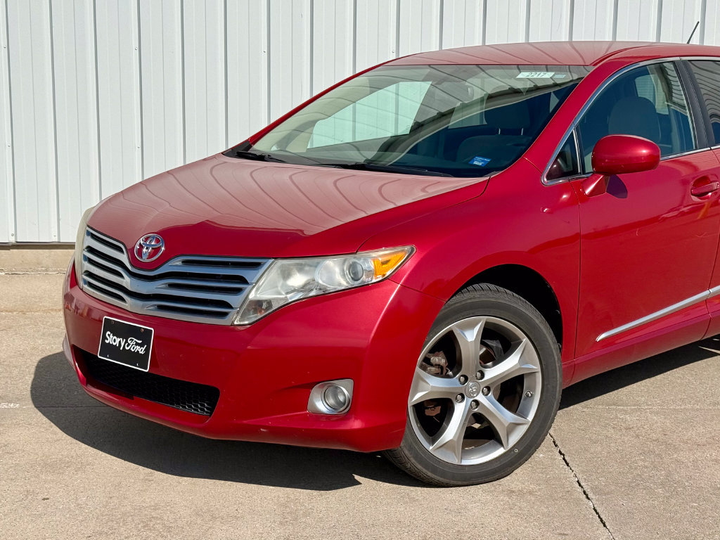 Used 2011 Toyota Venza FWD image 2