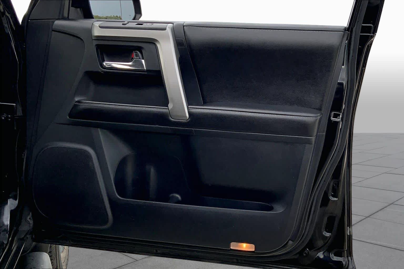 Used 2015 Toyota 4Runner SR5 Premium RWD image 22