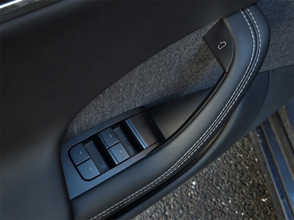 Used 2022 Tesla Model S image 11