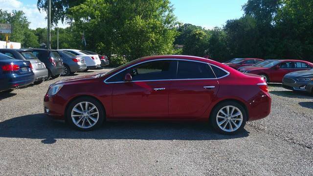 Used 2012 Buick Verano FWD image 1