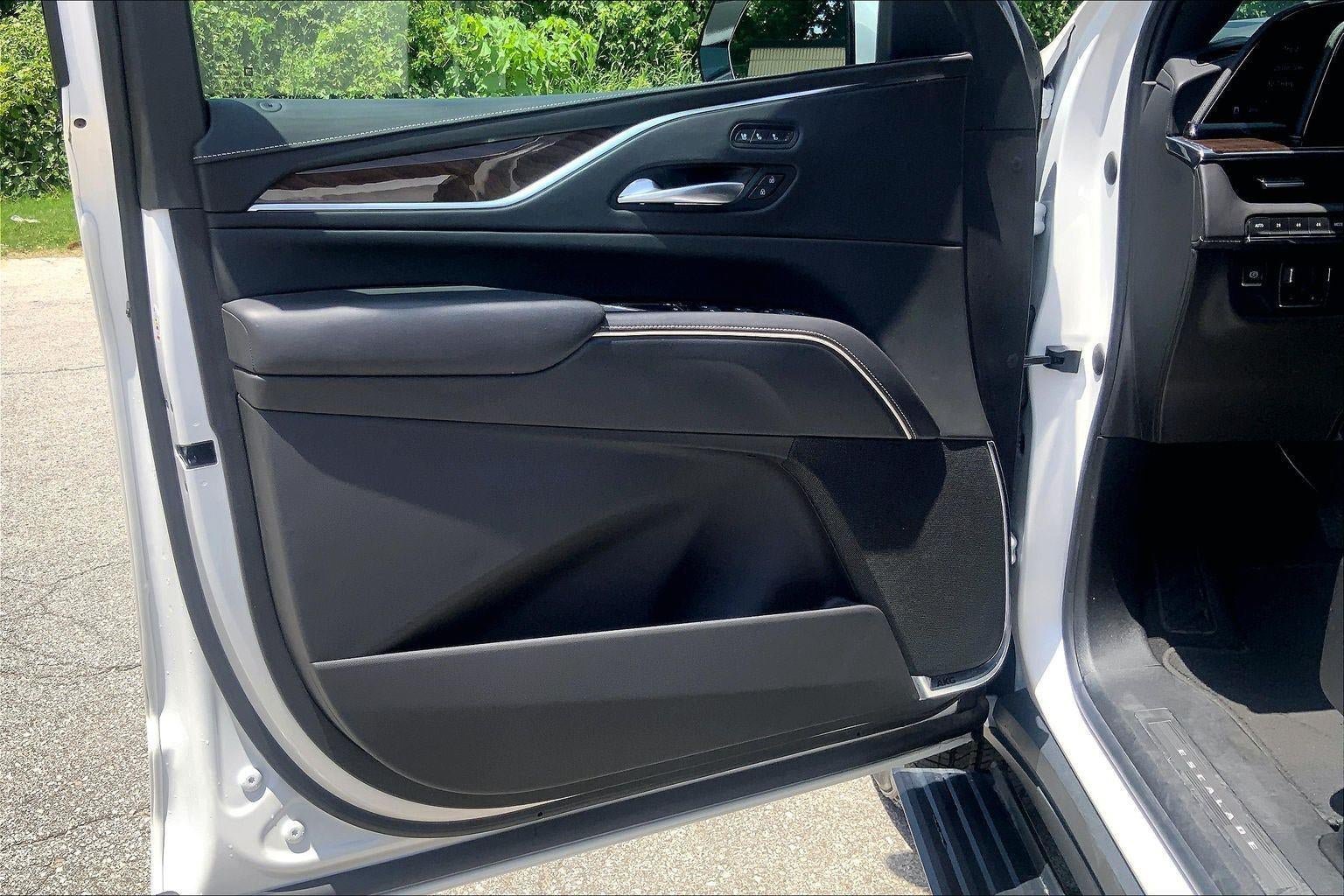 Certified 2022 Cadillac Escalade Sport Platinum w/ Heavy-Duty Trailer Package AWD/4WD image 26