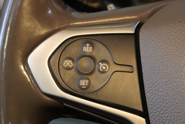 Used 2021 Chevrolet Traverse LT FWD image 21