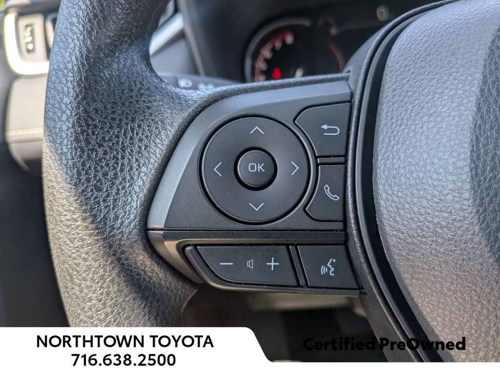 Used 2025 Toyota RAV4 XLE AWD/4WD image 30