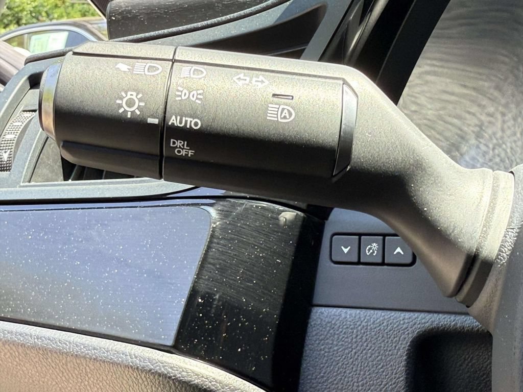 Used 2022 Lexus ES 350 w/ Luxury Package FWD image 27