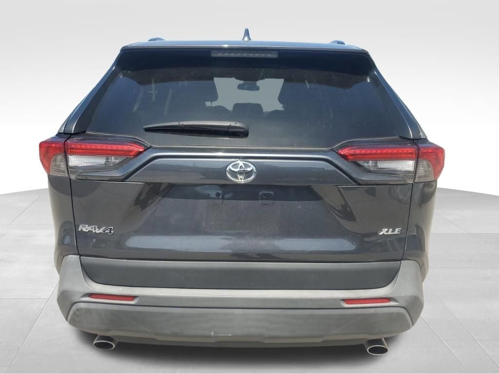 Used 2021 Toyota RAV4 XLE image 4