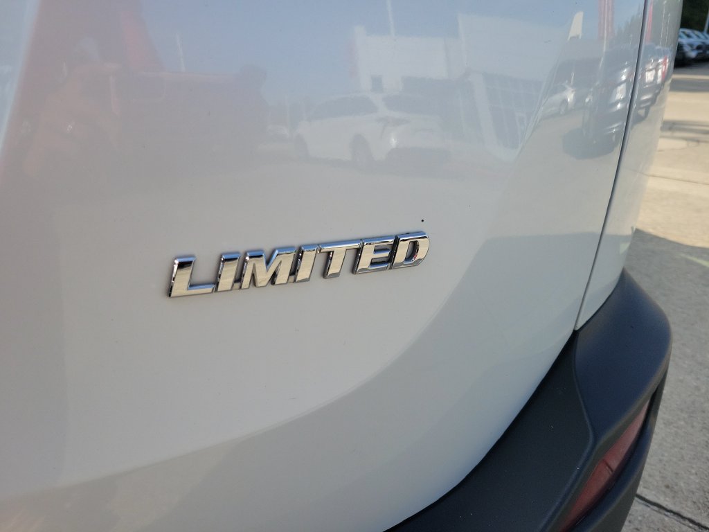 Used 2015 Toyota RAV4 Limited w/ Technology Package FWD image 5