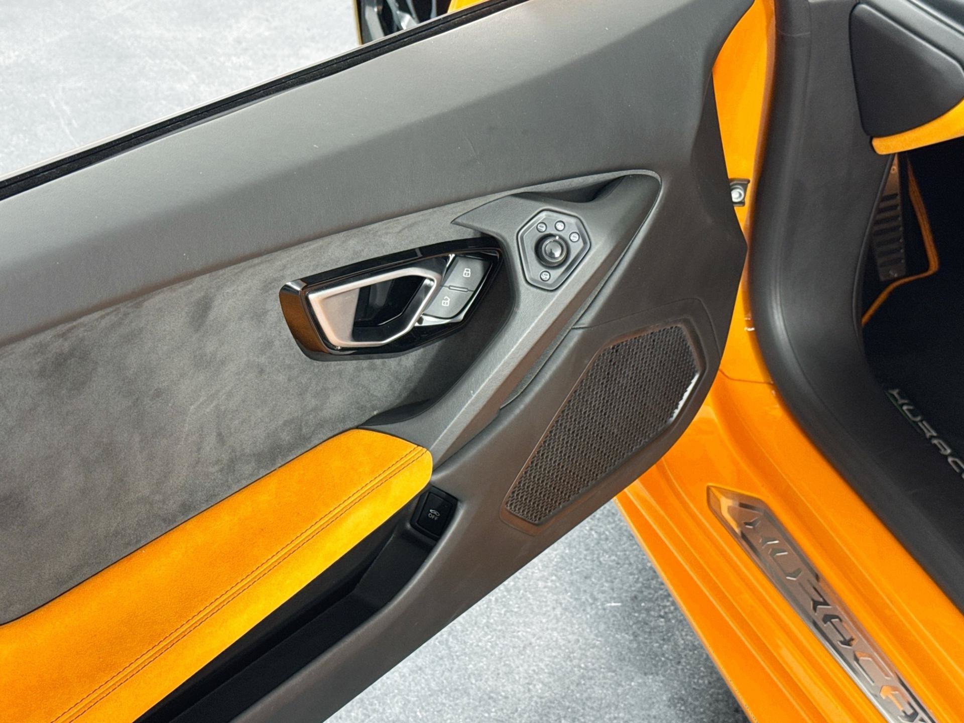 Used 2016 Lamborghini Huracan LP 610-4 AWD/4WD image 19