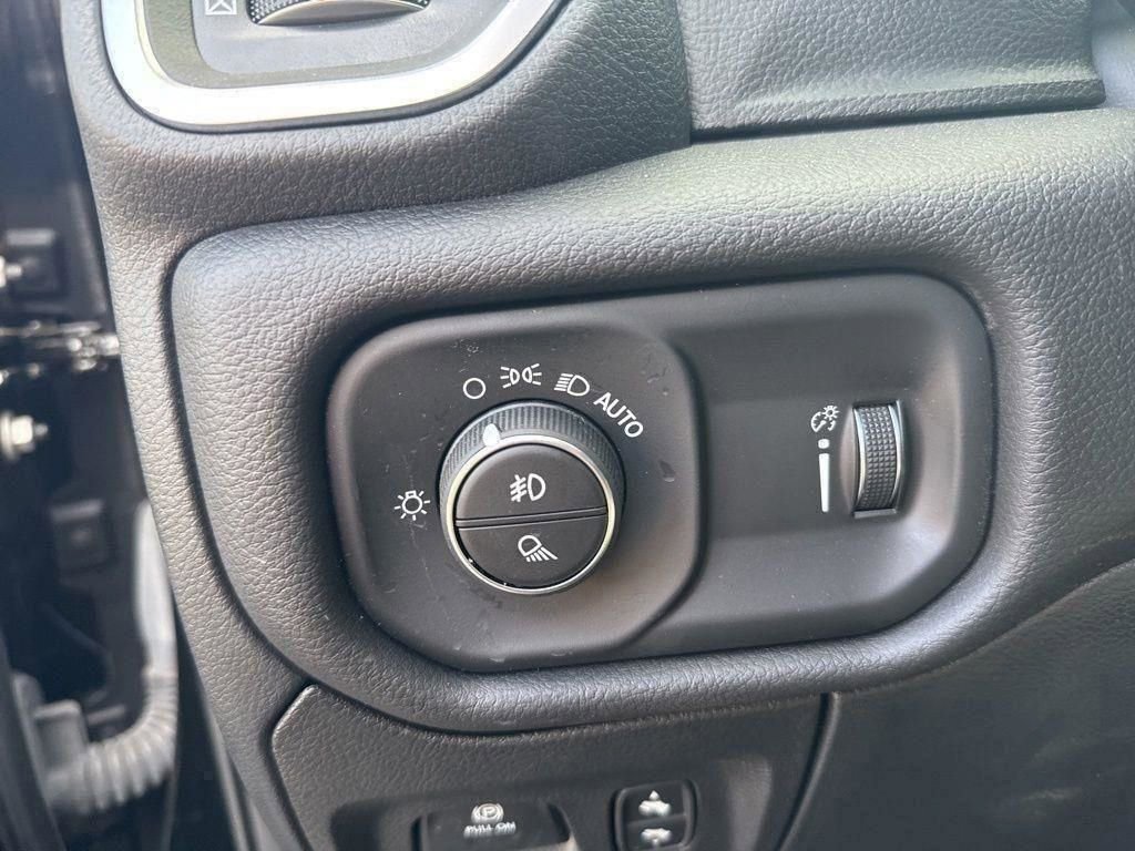 Used 2025 RAM 1500 Lone Star image 12