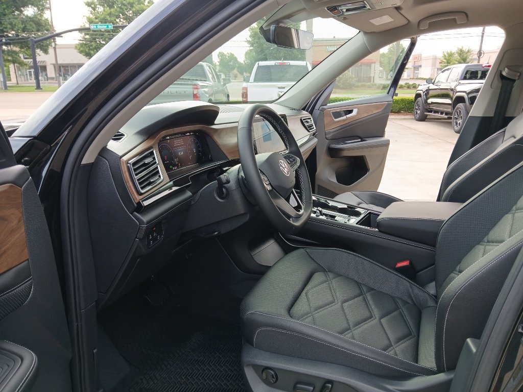 New 2026 Volkswagen Atlas SE FWD image 9