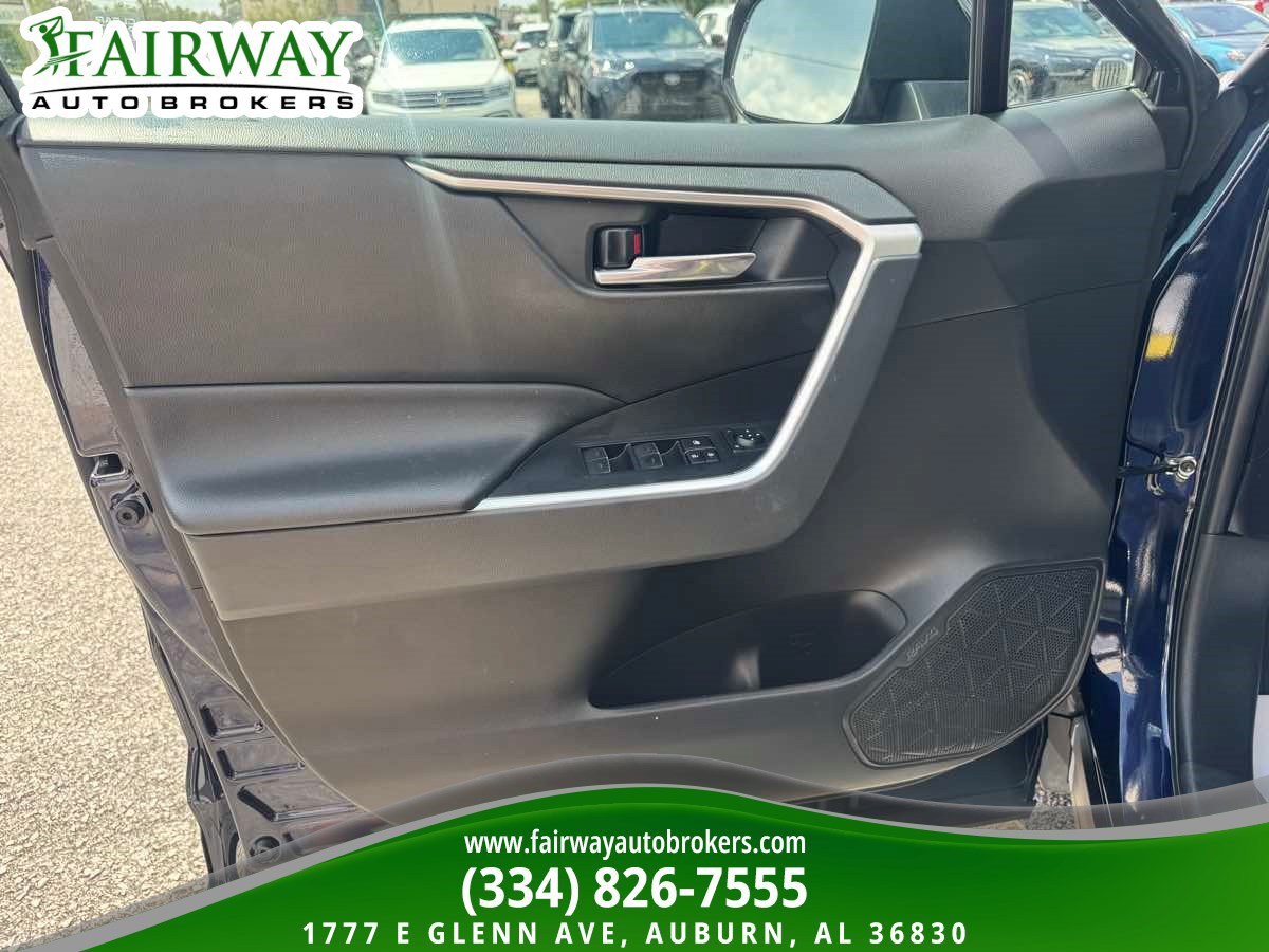 Used 2023 Toyota RAV4 XLE w/ Convenience Package FWD image 28