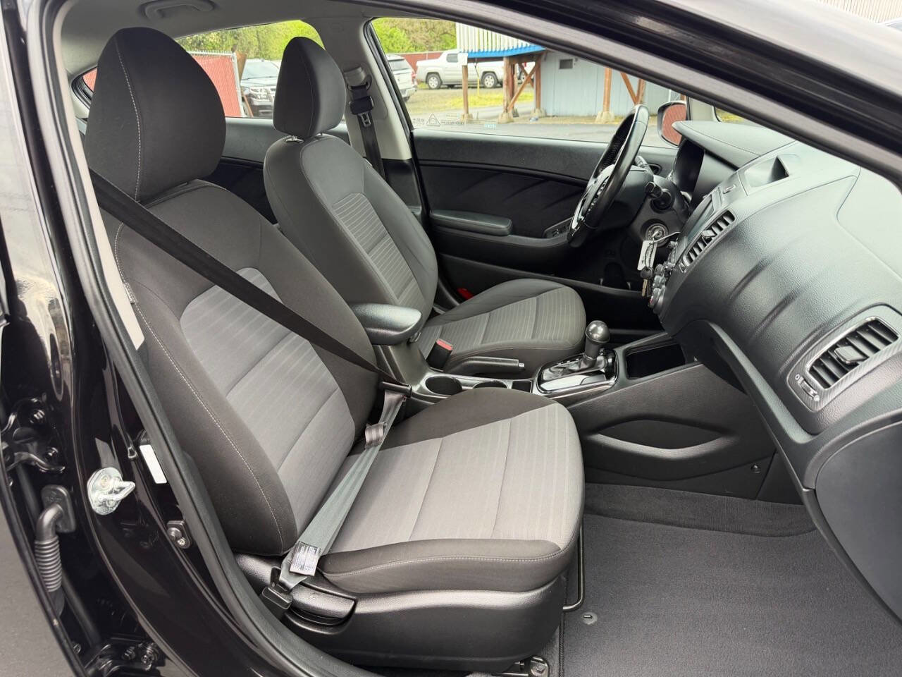 Used 2018 Kia Forte S image 26