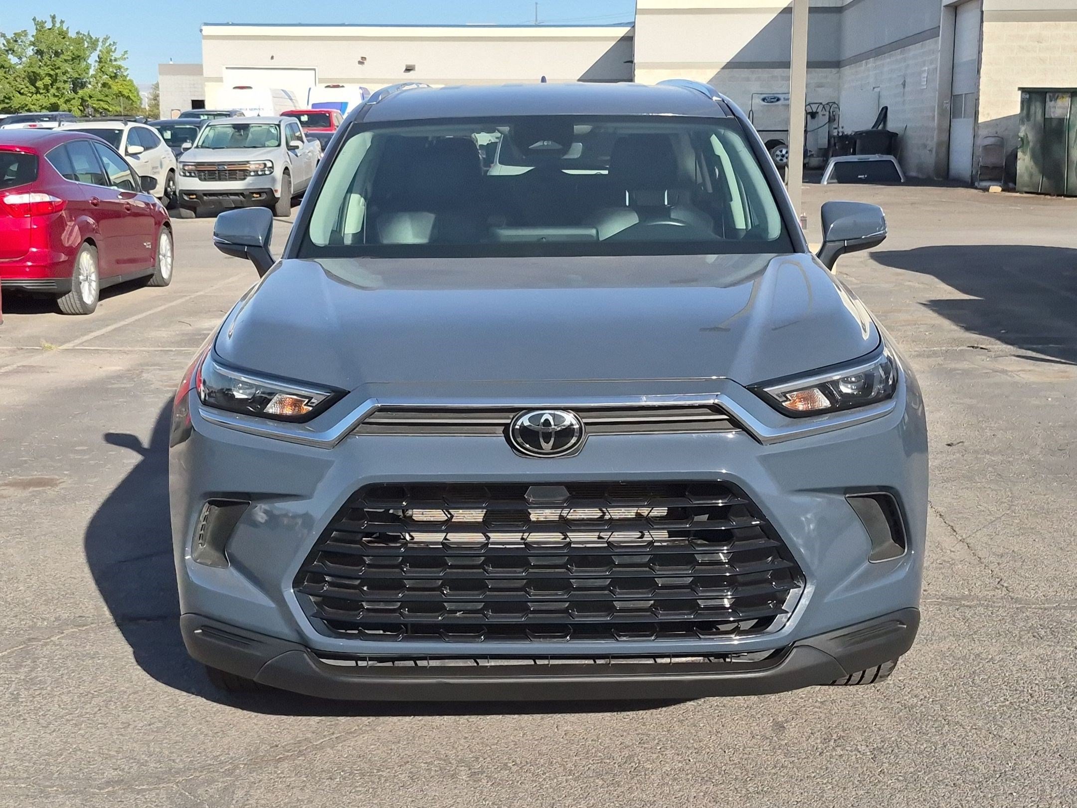 Used 2025 Toyota Grand Highlander AWD image 11