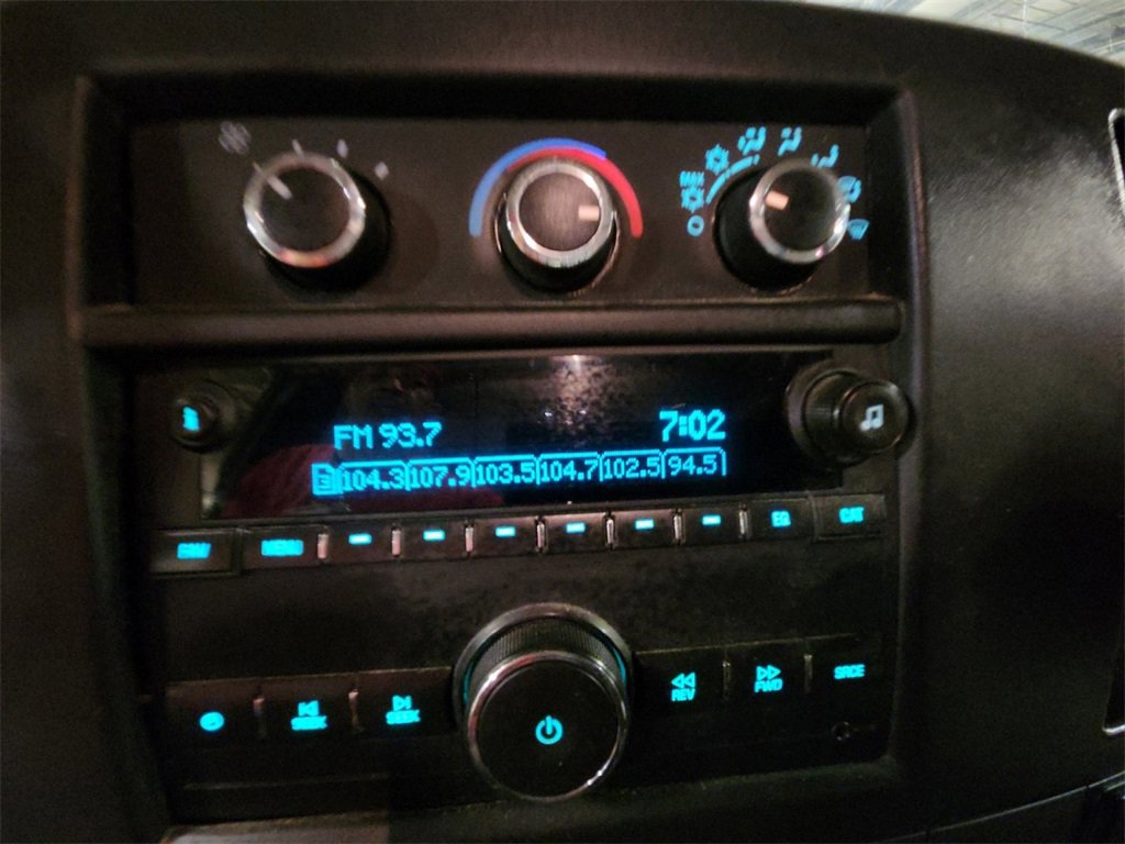 Used 2016 Chevrolet Express 2500 image 17