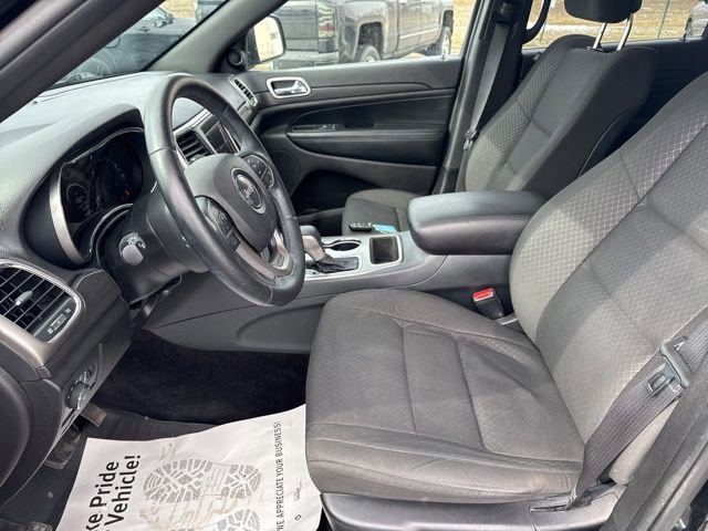 Used 2018 Jeep Grand Cherokee Laredo w/ Security & Convenience Group image 28