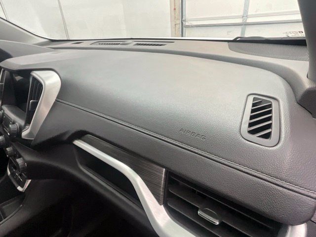 Used 2024 GMC Terrain SLT AWD/4WD image 12