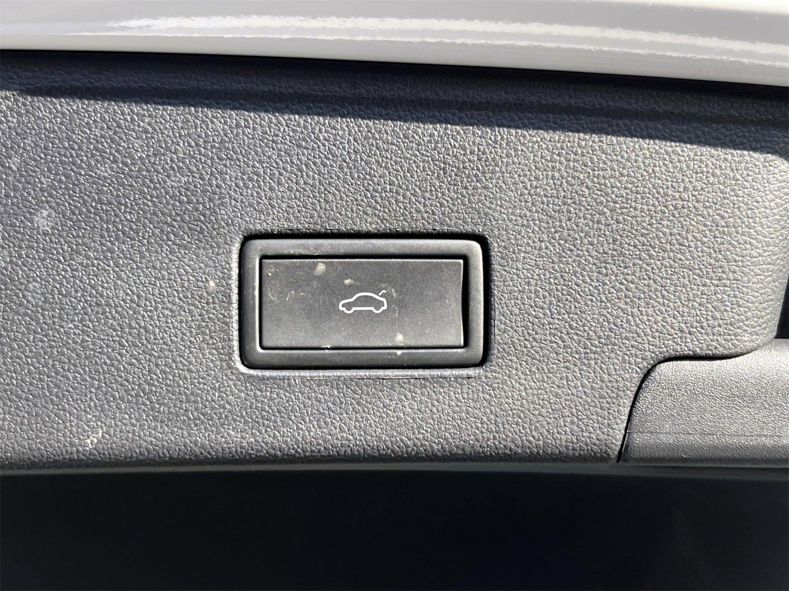 Used 2023 Volkswagen Atlas Cross Sport SE image 13