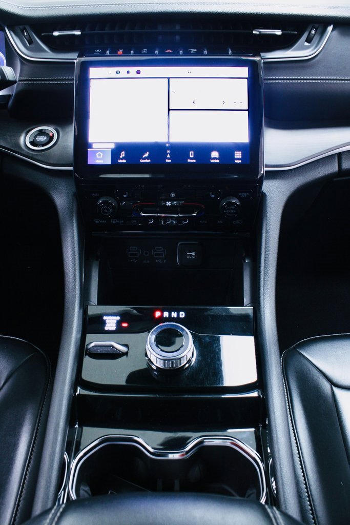 Used 2023 Jeep Grand Cherokee Limited image 24