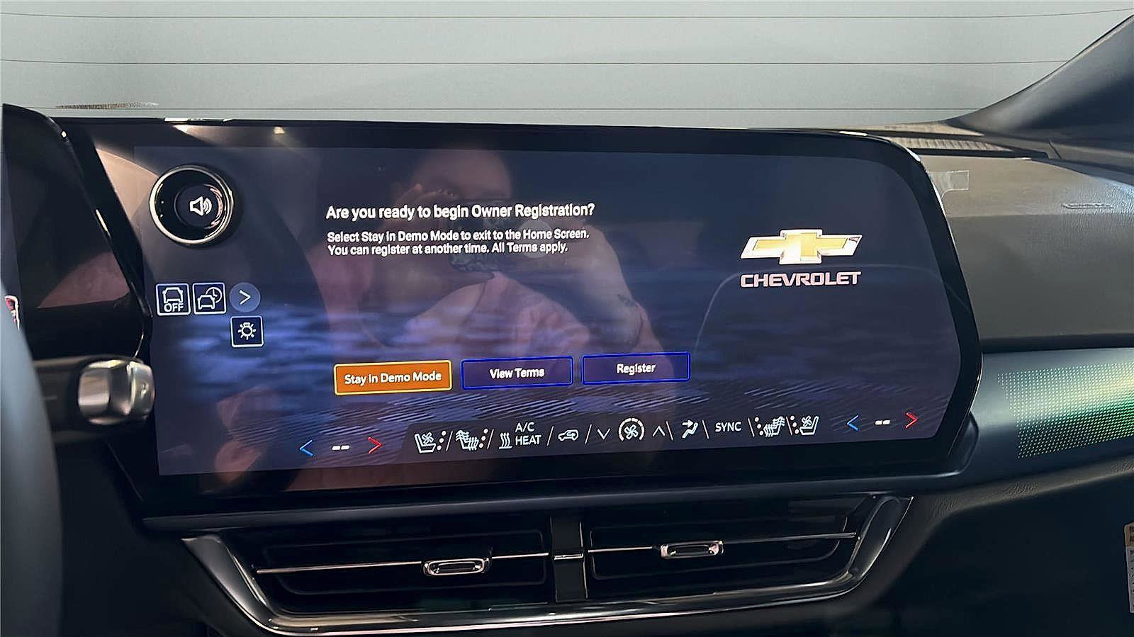 New 2026 Chevrolet Equinox EV LT image 19