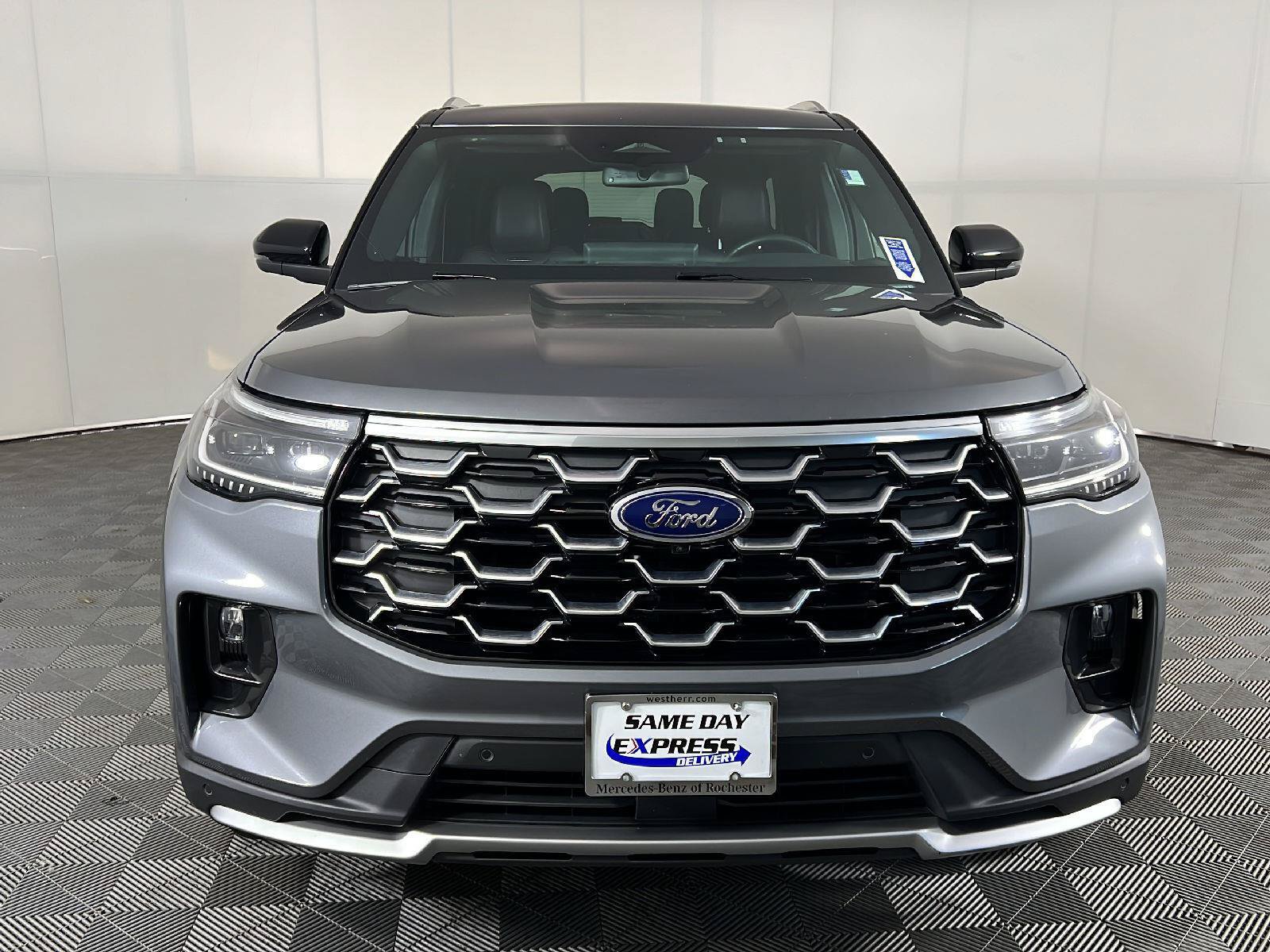 Used 2025 Ford Explorer Platinum w/ Ultimate Package AWD/4WD image 29