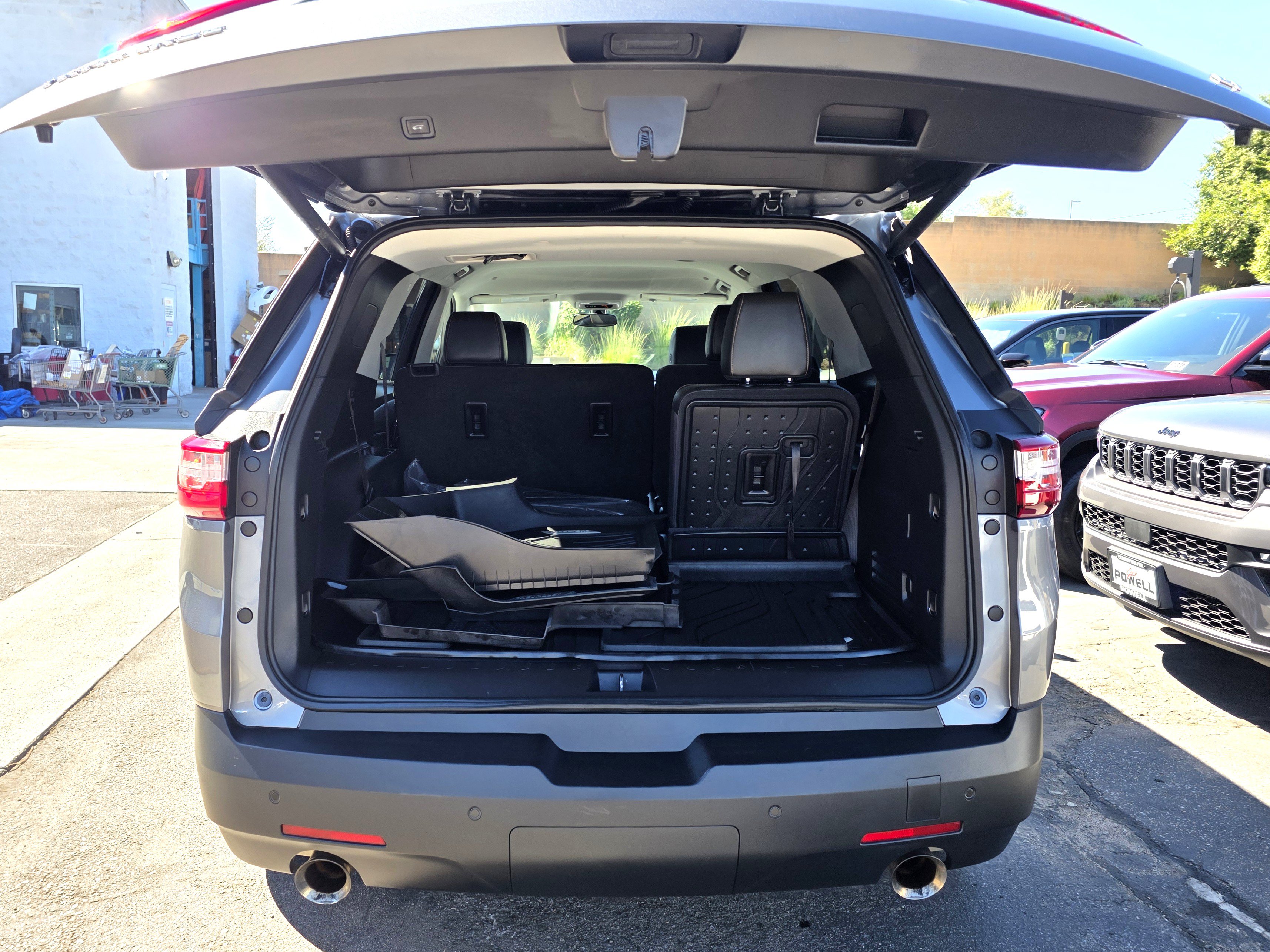 Used 2020 Chevrolet Traverse LT w/ LPO, Floor Liner Package FWD image 21