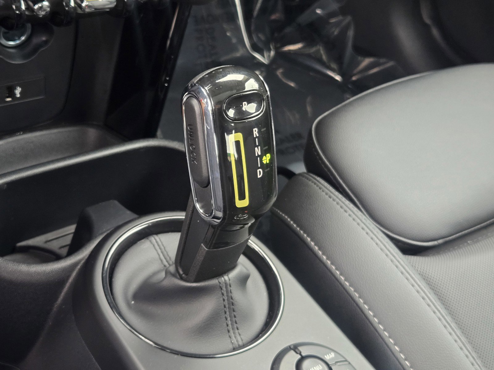 Used 2024 MINI Cooper SE image 19