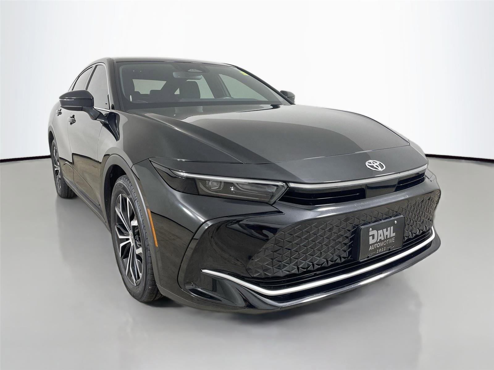 Used 2023 Toyota Crown AWD/4WD image 1