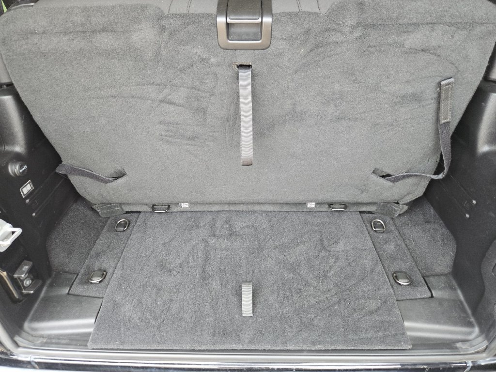 Used 2020 Jeep Wrangler Sport AWD/4WD image 32