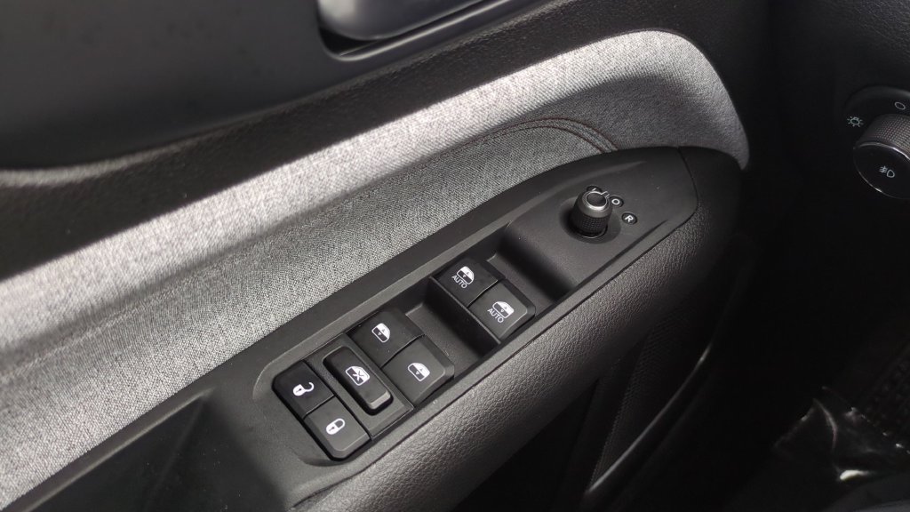 Used 2023 Jeep Compass Latitude AWD/4WD image 18