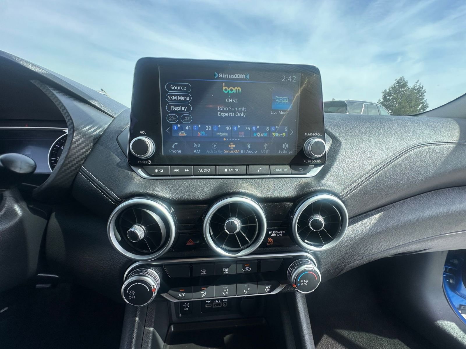 Used 2025 Nissan Sentra SV image 17