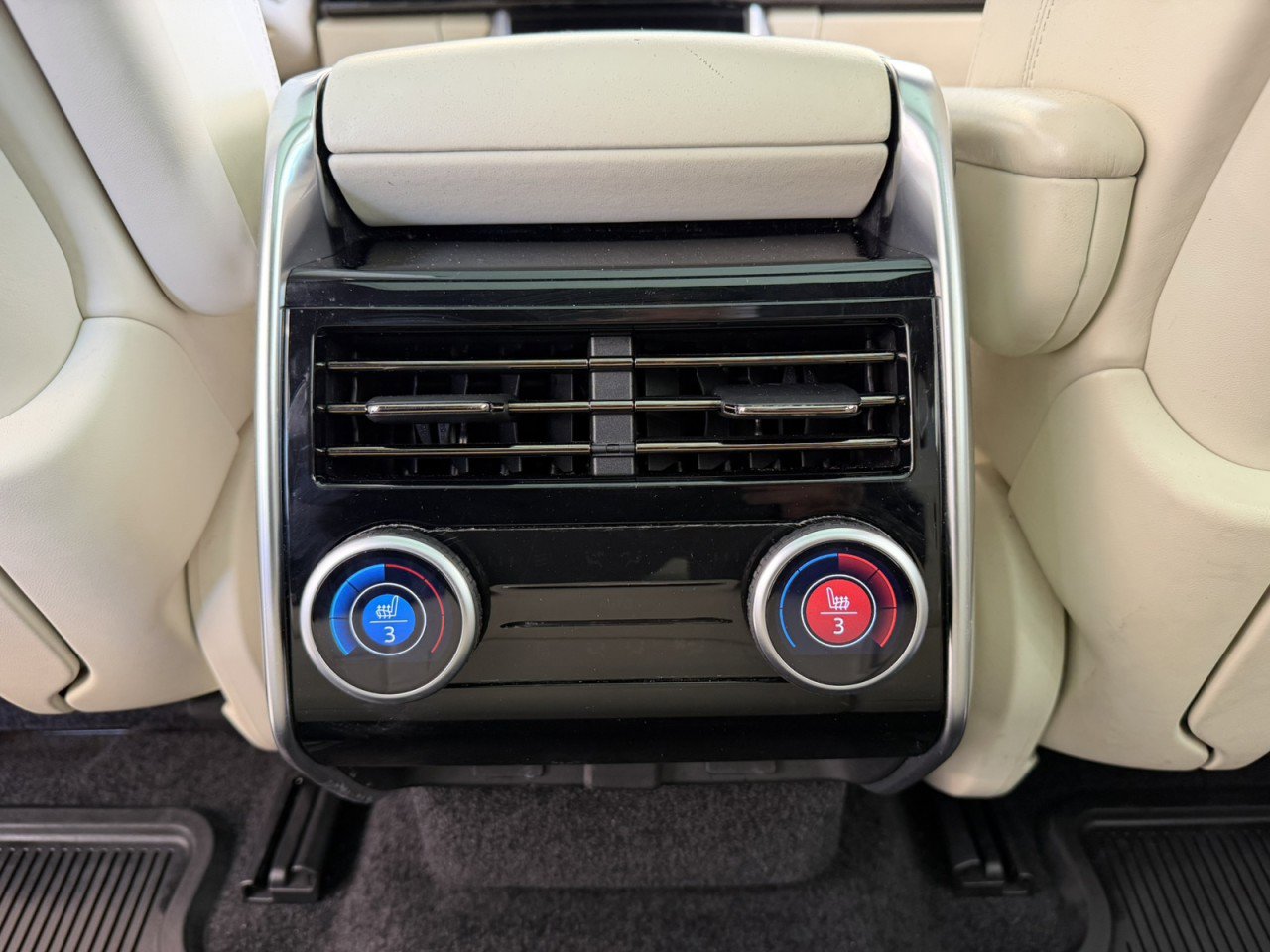 Used 2023 Land Rover Range Rover SE AWD/4WD image 29