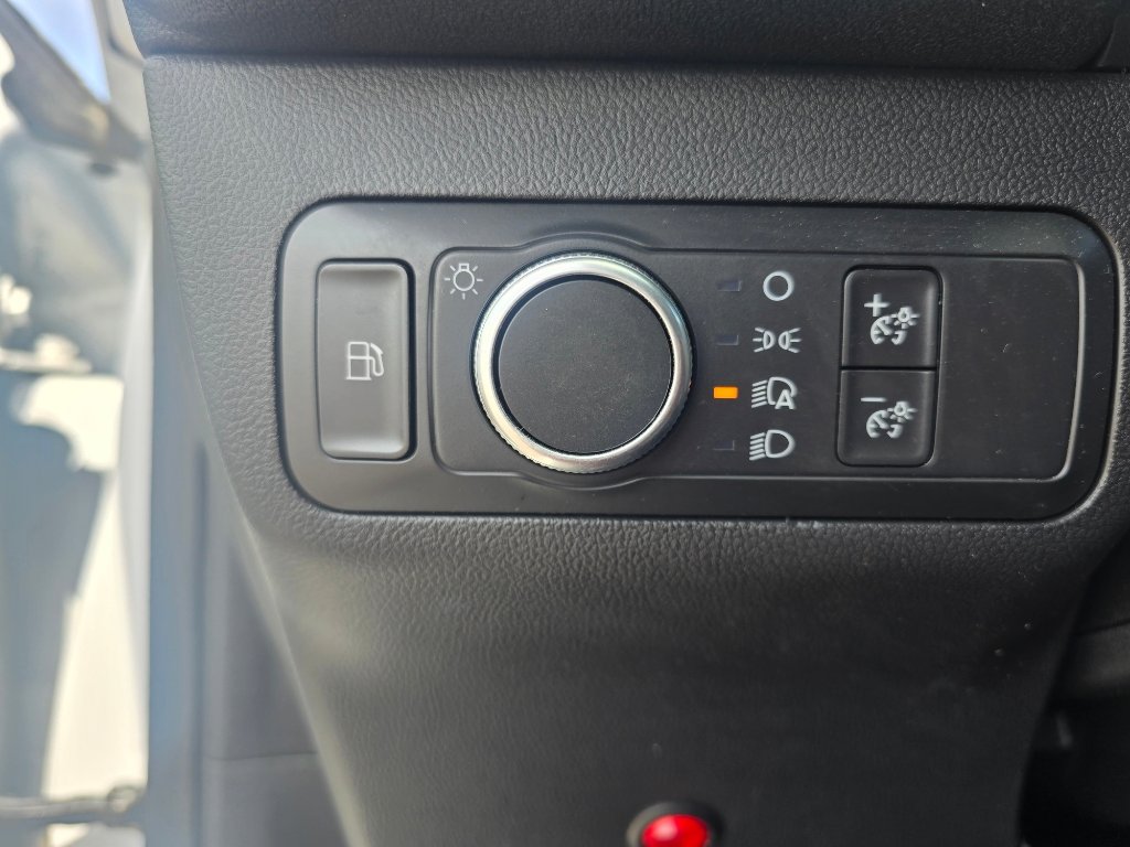 Used 2020 Ford Escape SE Sport image 18