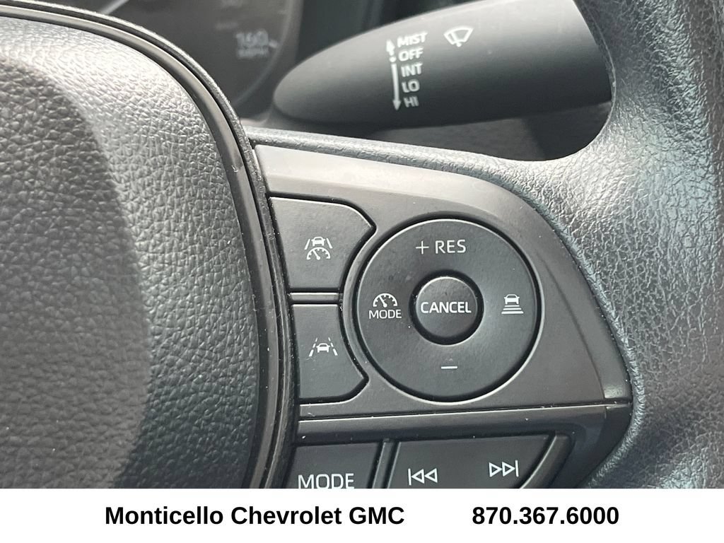 Used 2025 Toyota Corolla LE FWD image 15