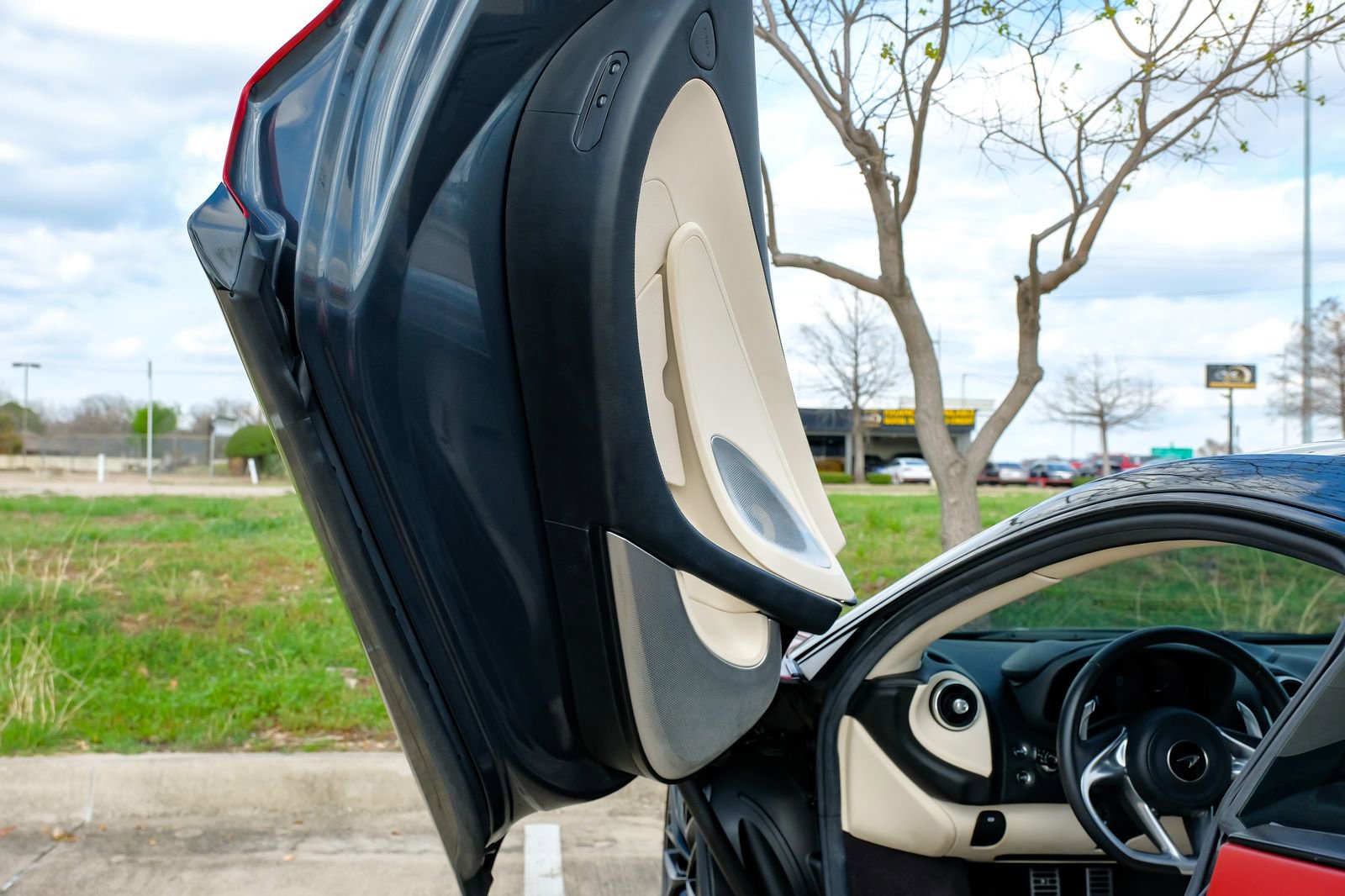 Used 2021 McLaren GT image 34