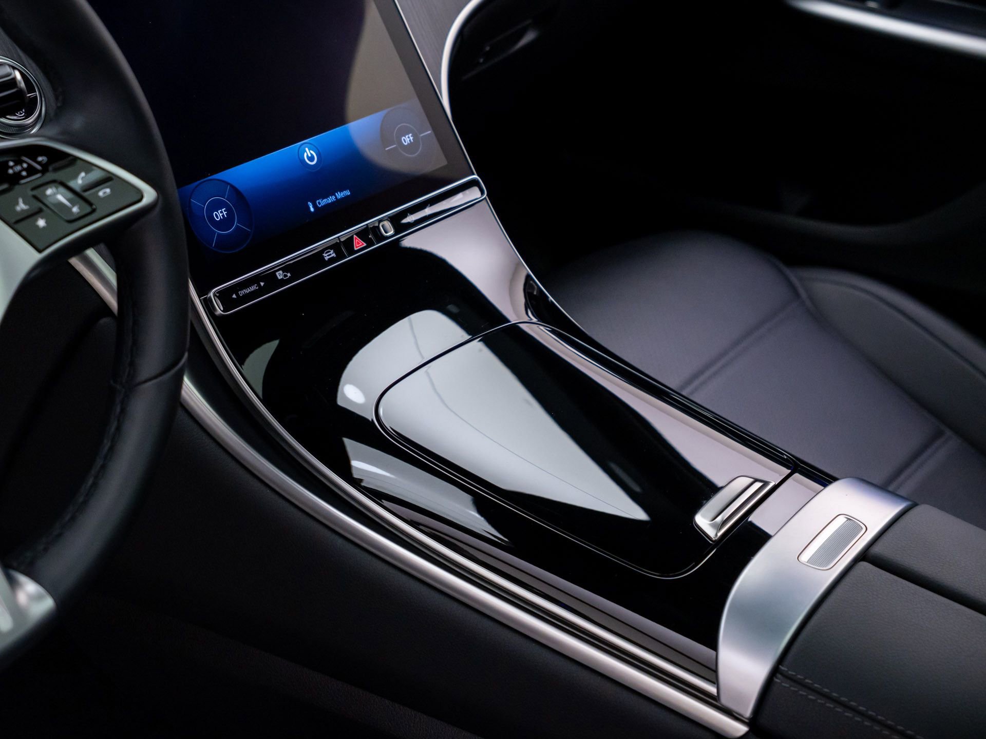 Used 2024 Mercedes-Benz GLC 300 4MATIC image 12