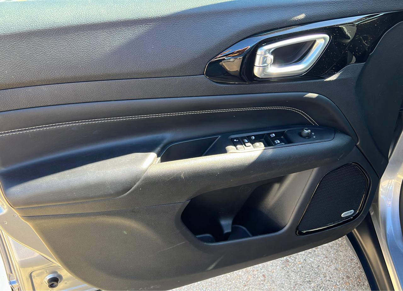 Used 2022 Jeep Compass Latitude w/ Sun and Sound Group image 15