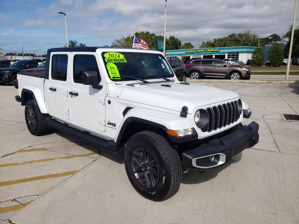 Used 2024 Jeep Gladiator Sport